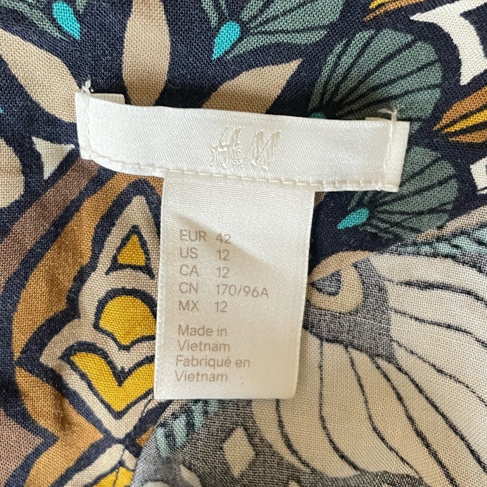 H&M Maxi Pattern Dress - Picture 2 of 9
